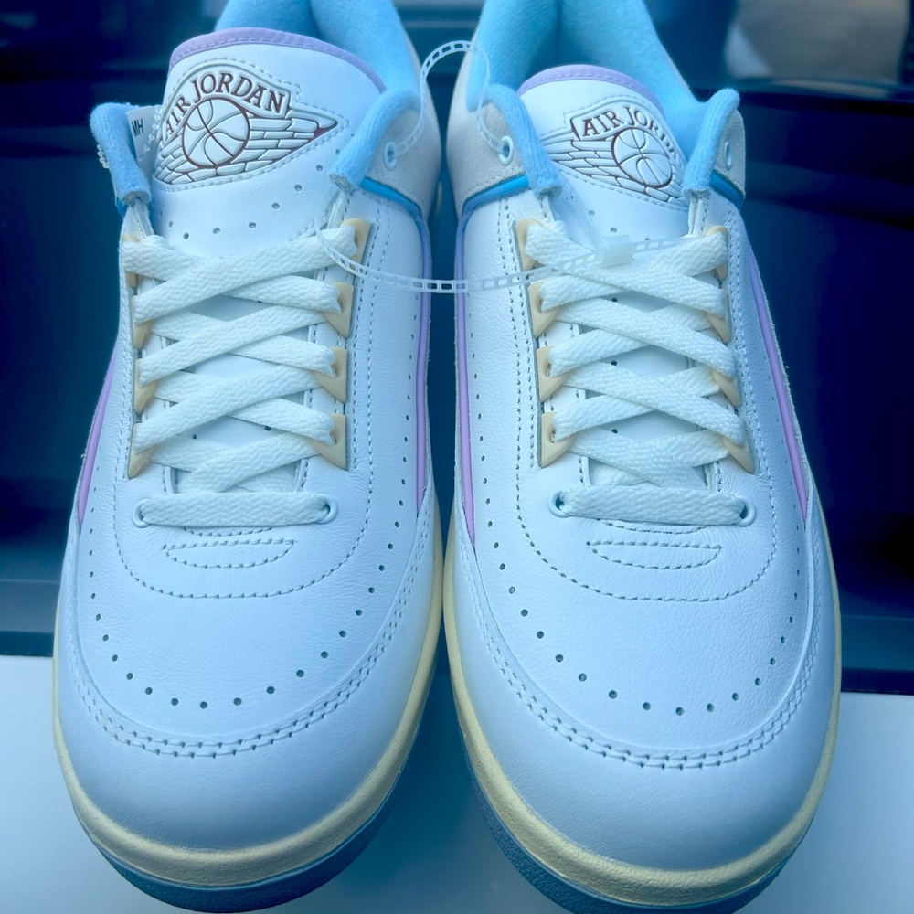 Jordan women 2’s size 11. Brand new never worn
